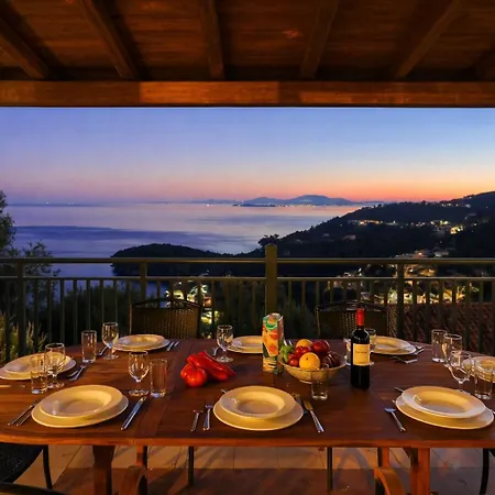 Twentytwo Villa *